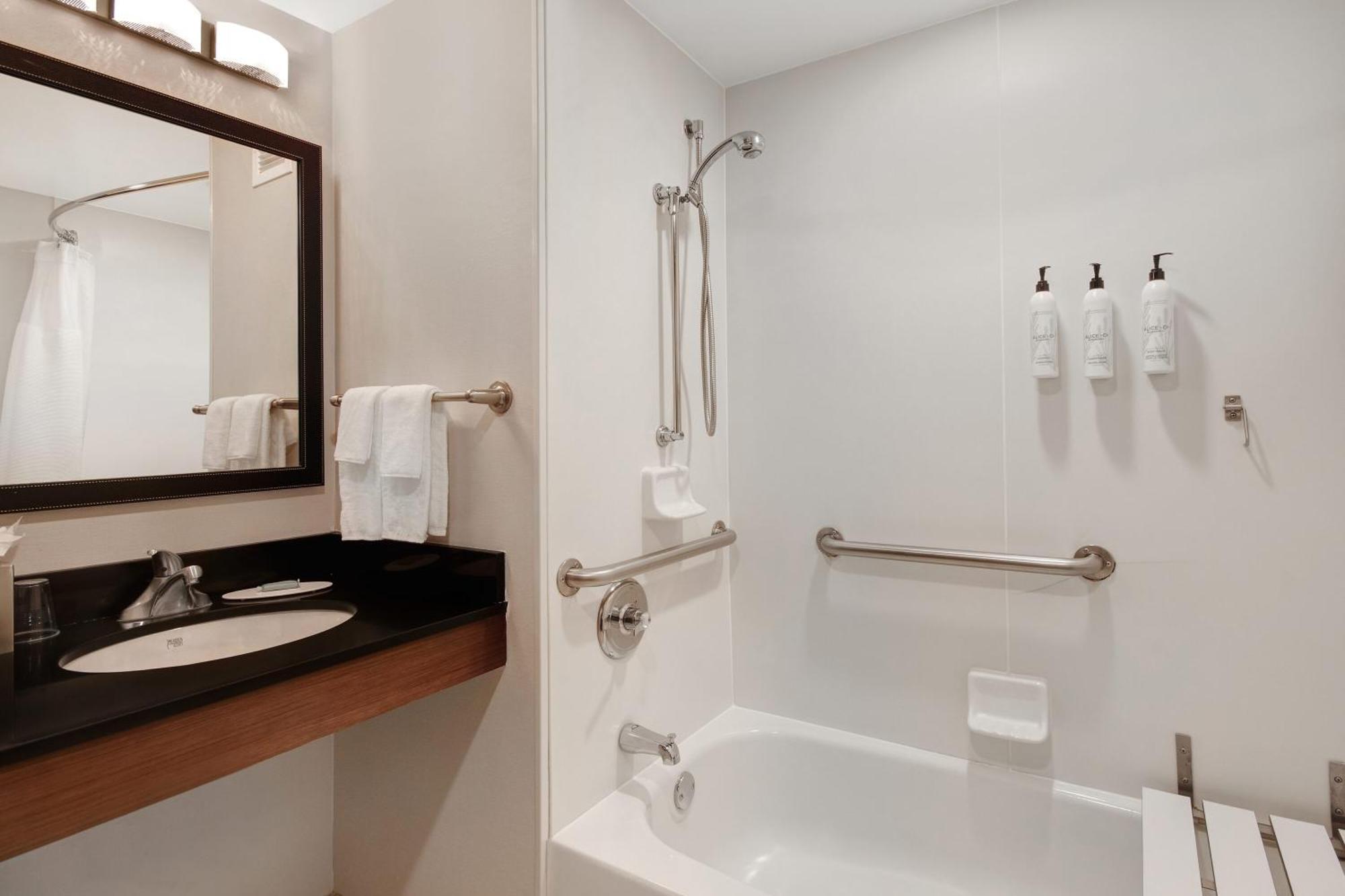 Fairfield Inn And Suites By Marriott Rochester West/Greece Екстер'єр фото