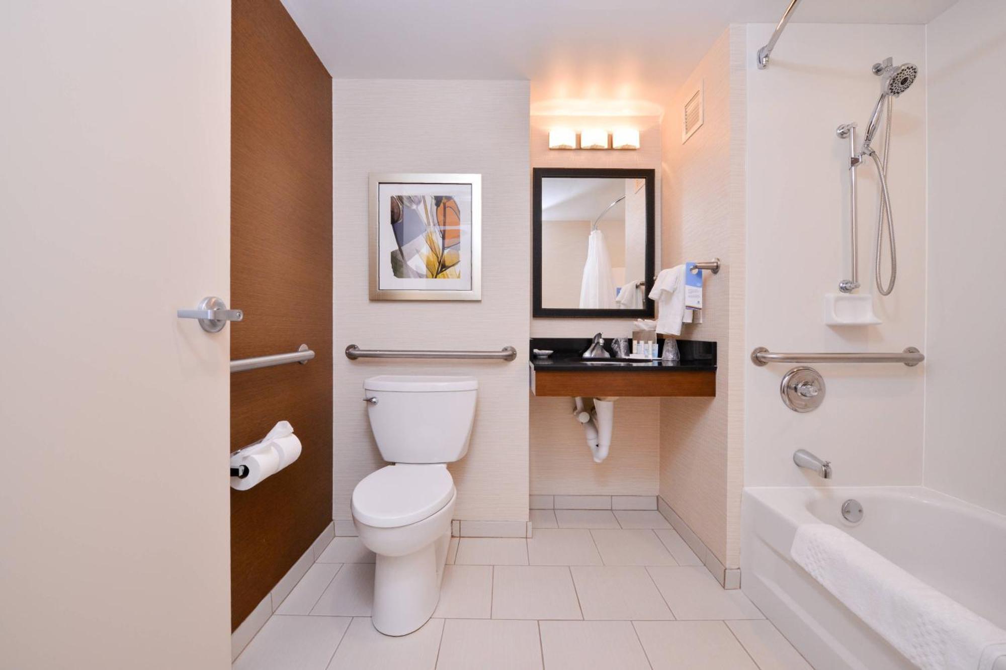 Fairfield Inn And Suites By Marriott Rochester West/Greece Екстер'єр фото